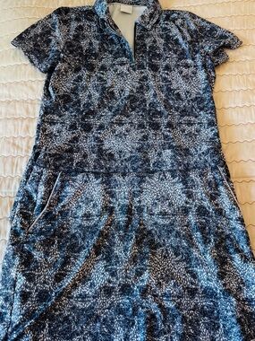 Dunning golf Women’s Short Sleeve V-Neck set size 6-8 never worn